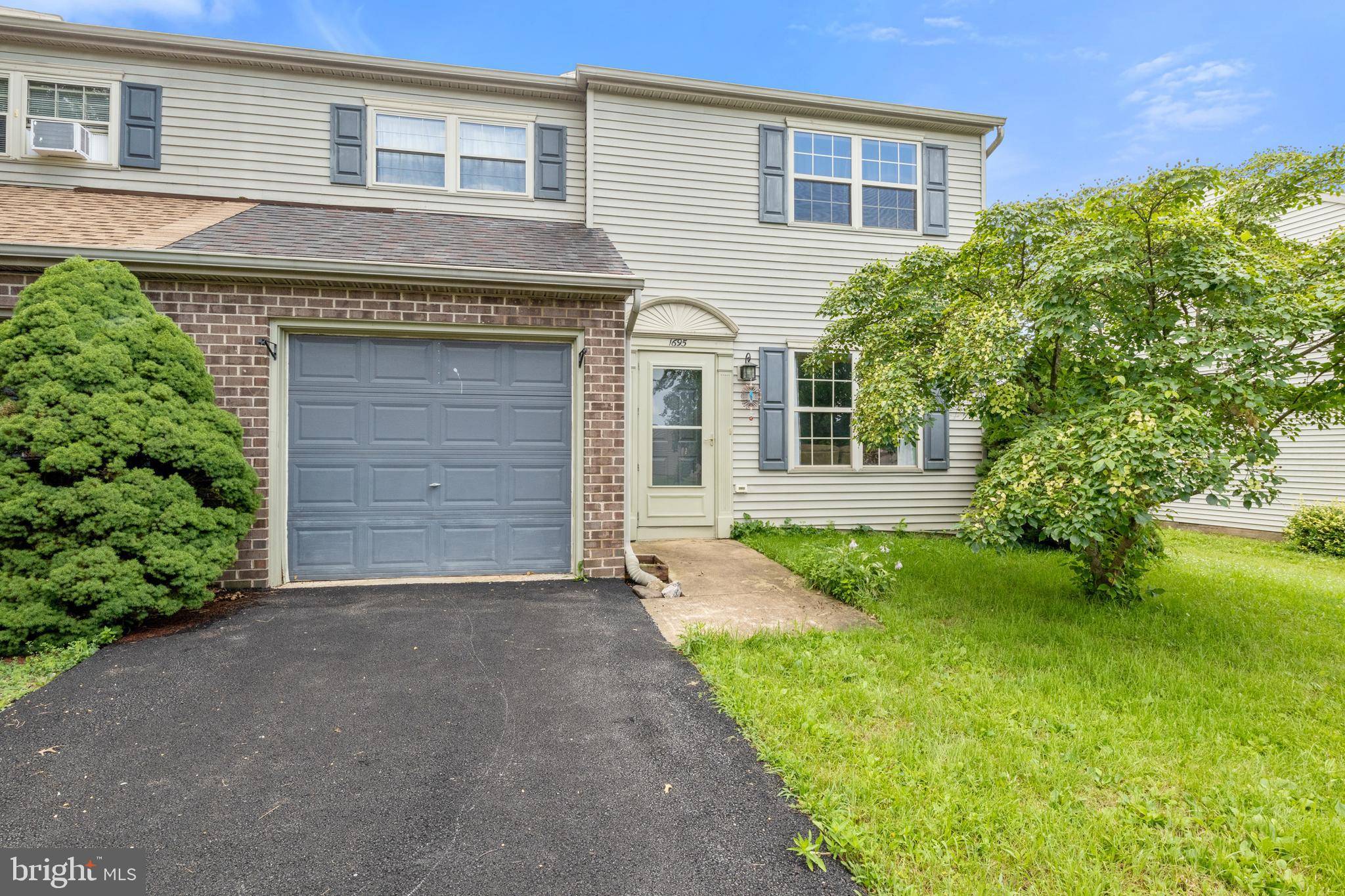 Dover, PA 17315,1695 WEEPING WILLOW LN #54B