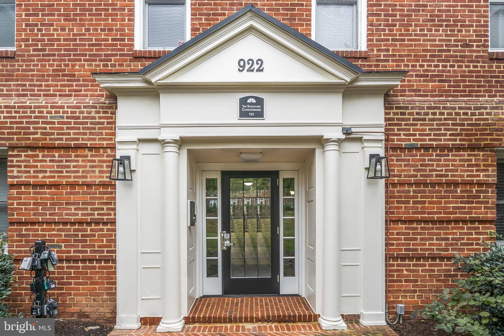 Alexandria, VA 22314,922 S WASHINGTON ST #102