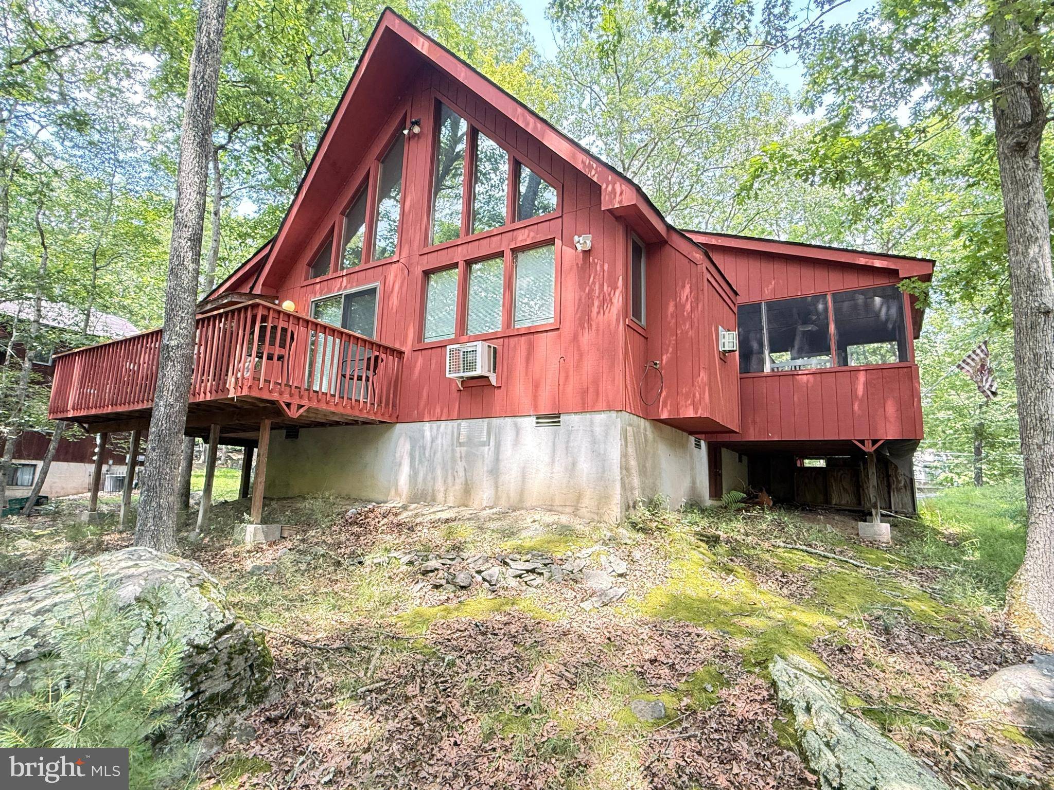 Bushkill, PA 18324,6414 DECKER