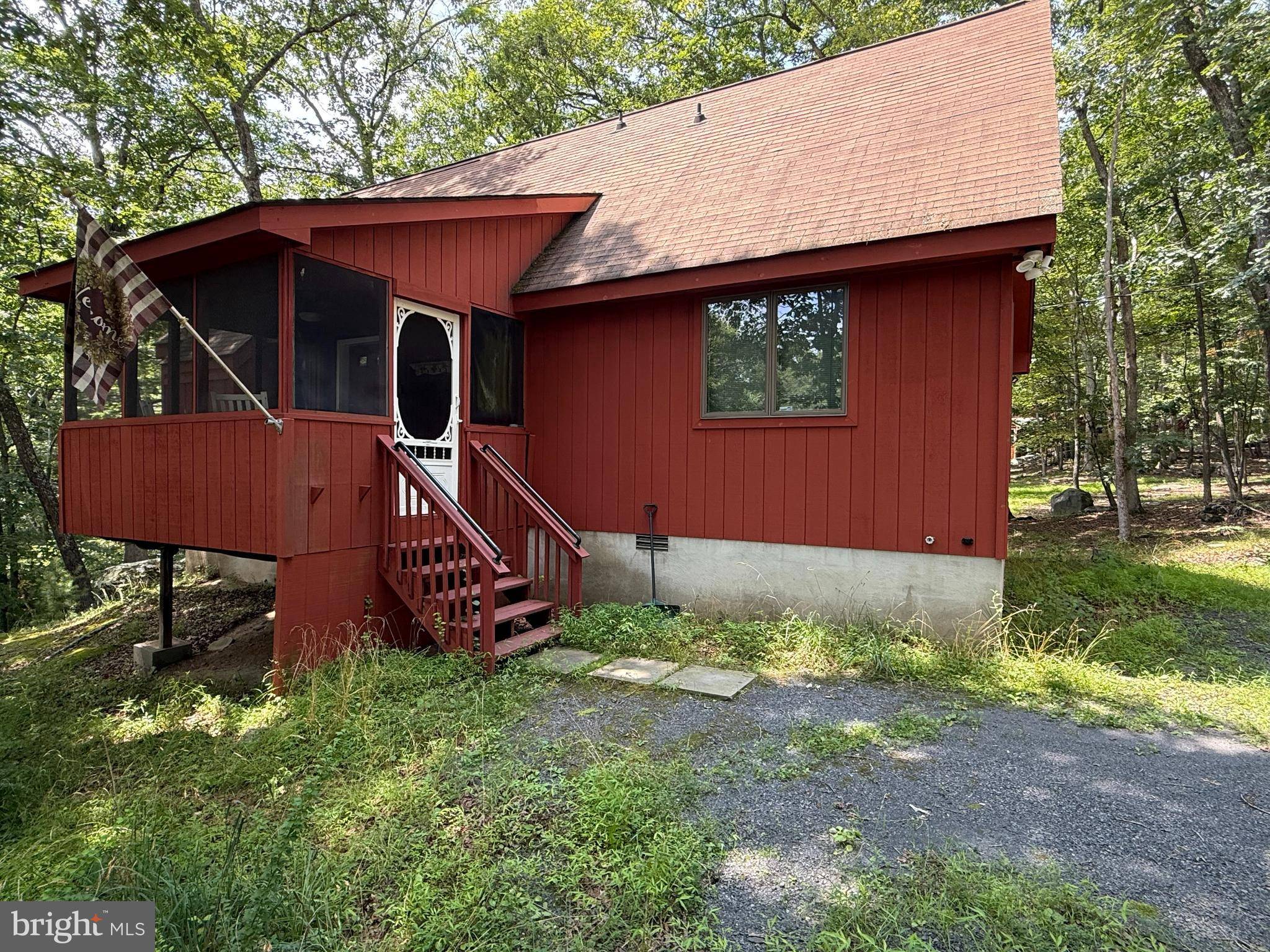 Bushkill, PA 18324,6414 DECKER