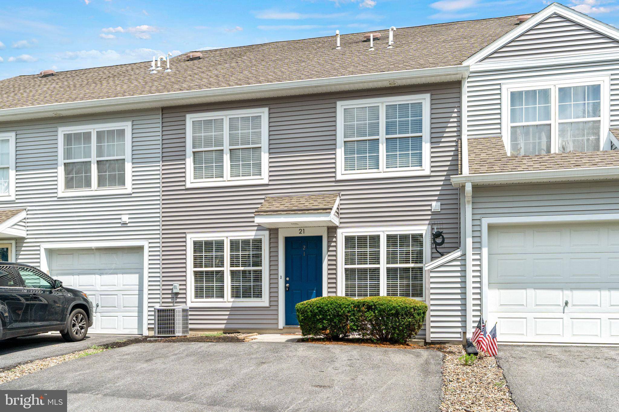 Carlisle, PA 17013,21 COURT LN