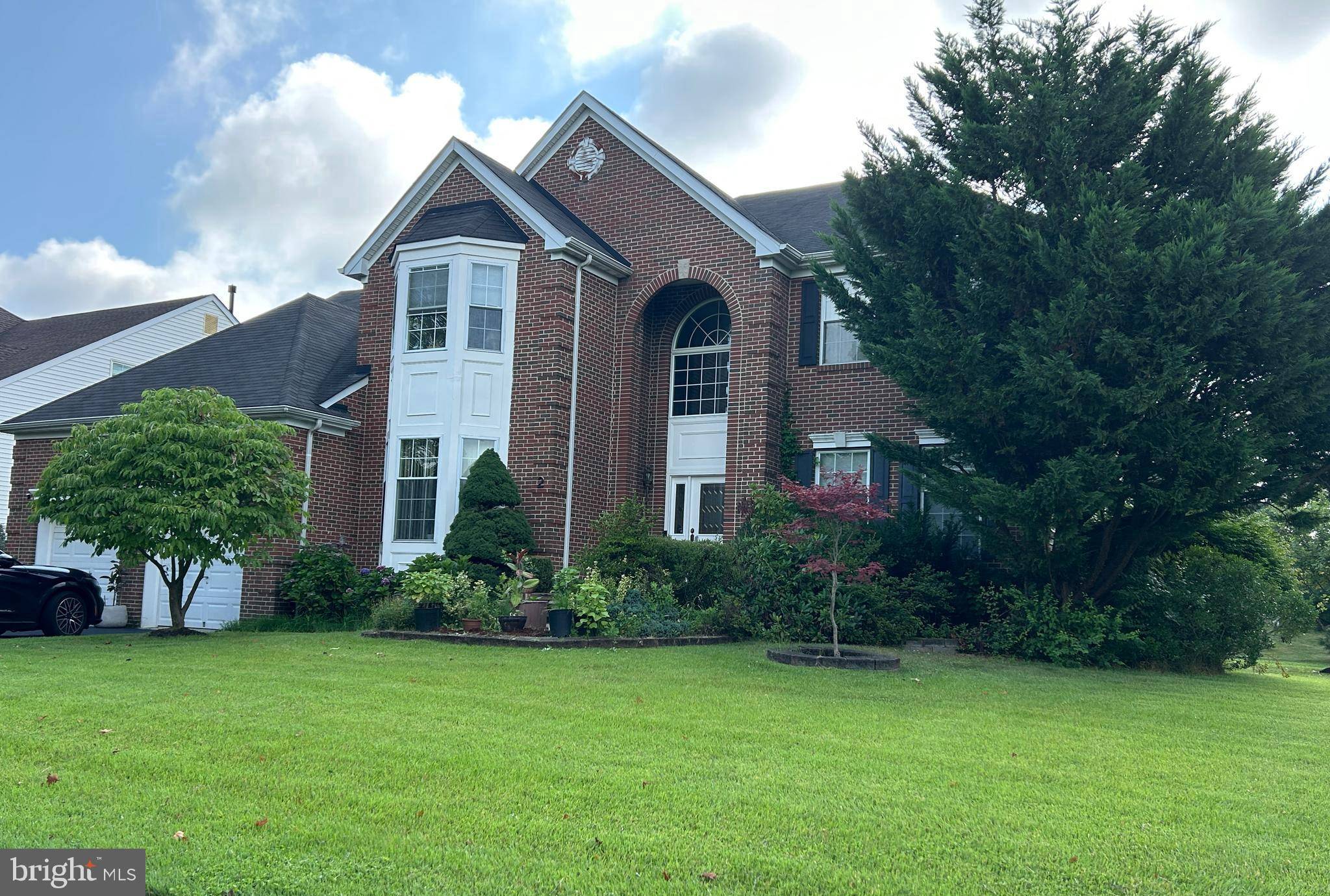 East Windsor, NJ 08520,2 CARRIAGE CT