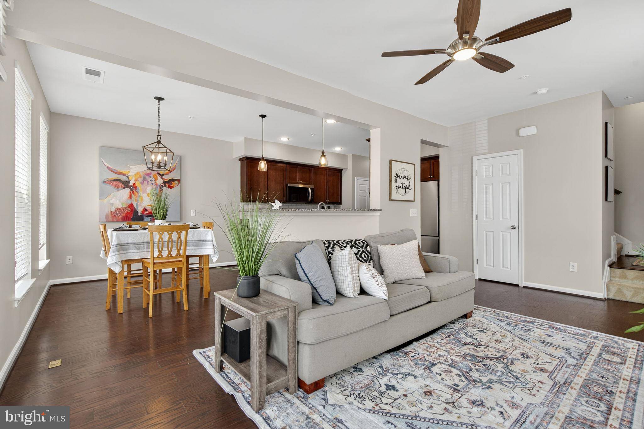 Chantilly, VA 20152,43380 TOWN GATE SQ