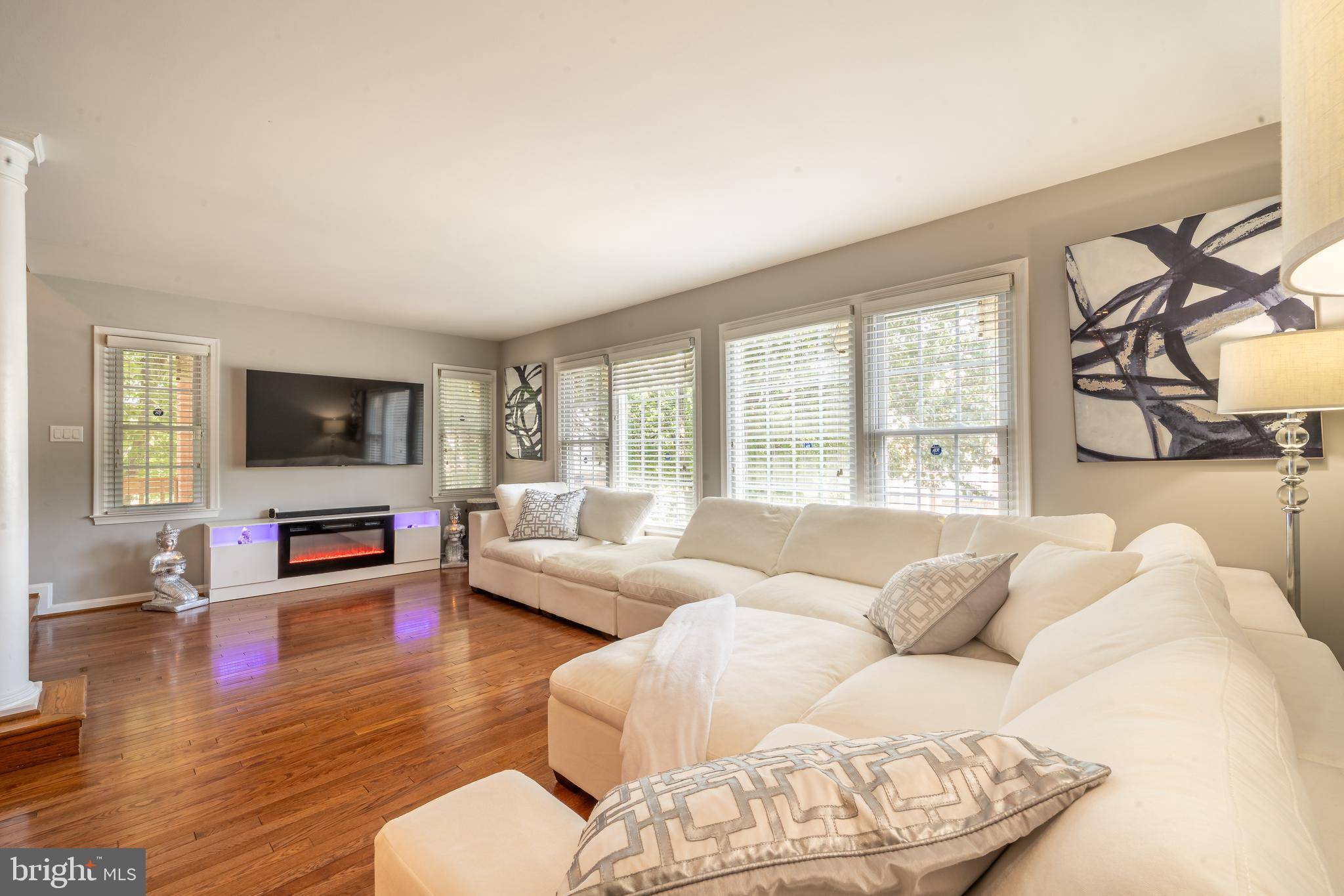 Centreville, VA 20121,6427 KNAPSACK LN