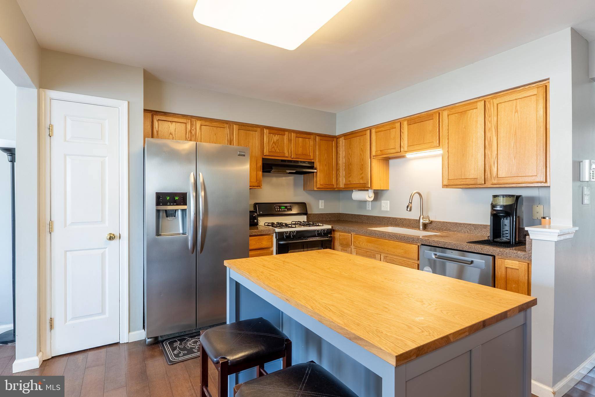 Pine Hill, NJ 08021,27 PLAYERS LN