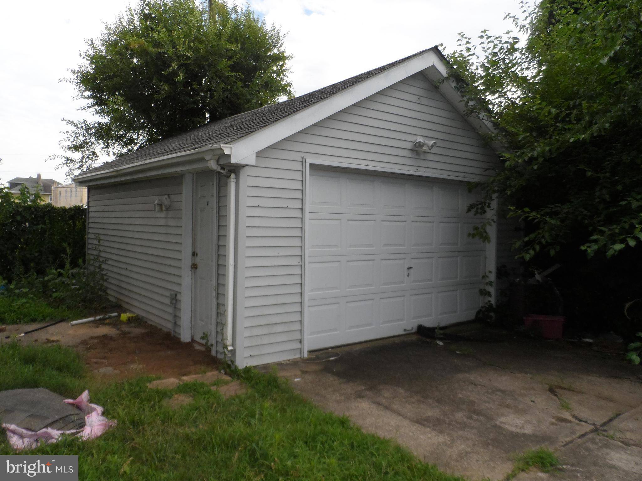 Hamilton, NJ 08629,235 DARCY AVE