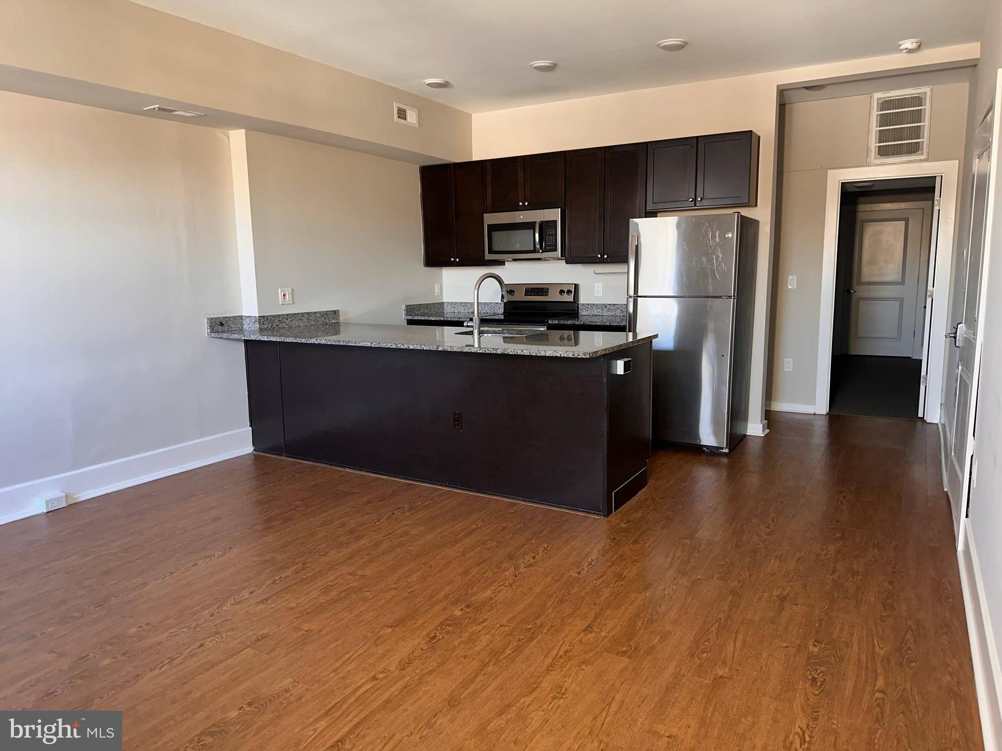 Phoenixville, PA 19460,237 BRIDGE ST #301