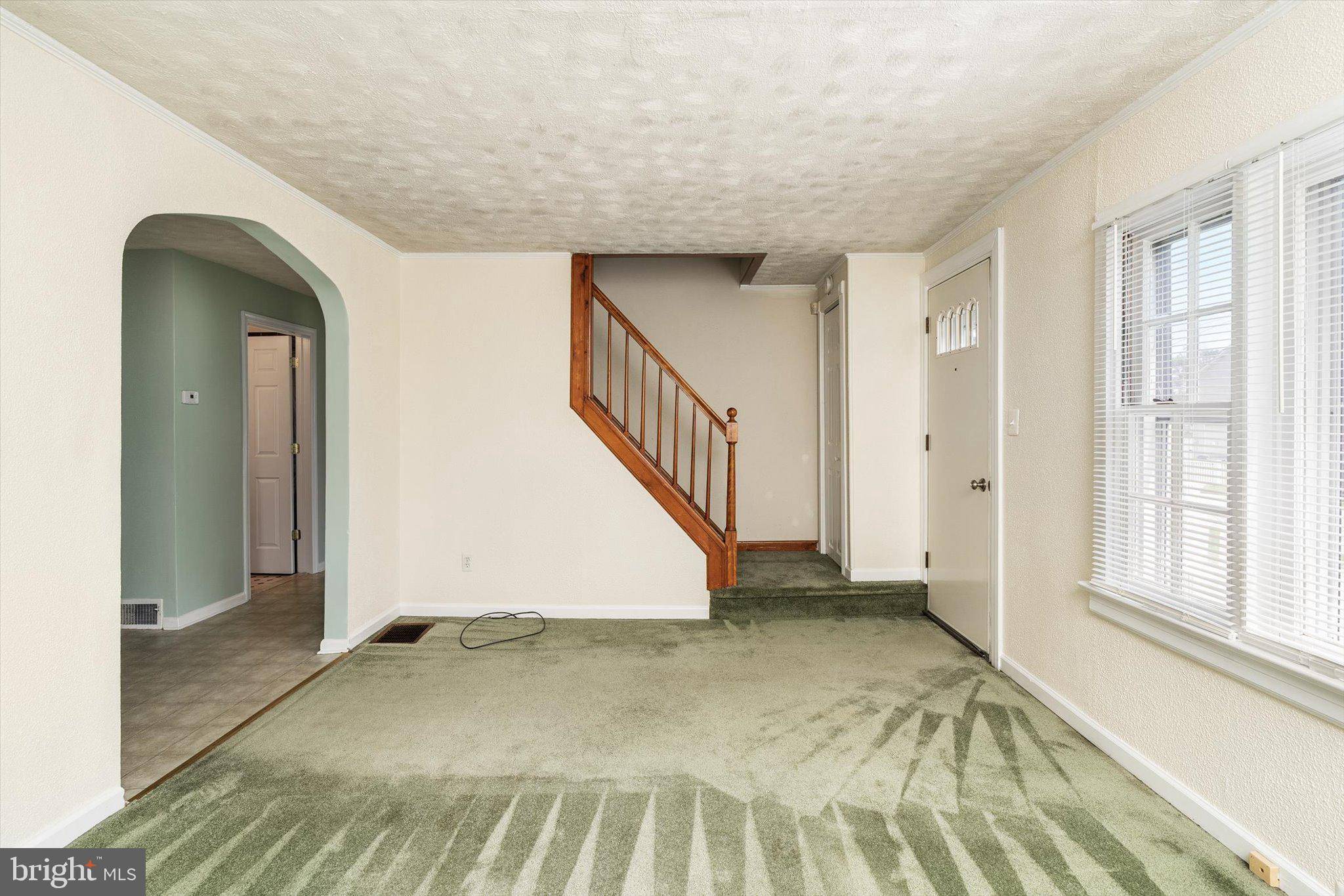 Hamilton, NJ 08619,112 DOUGLAS AVE