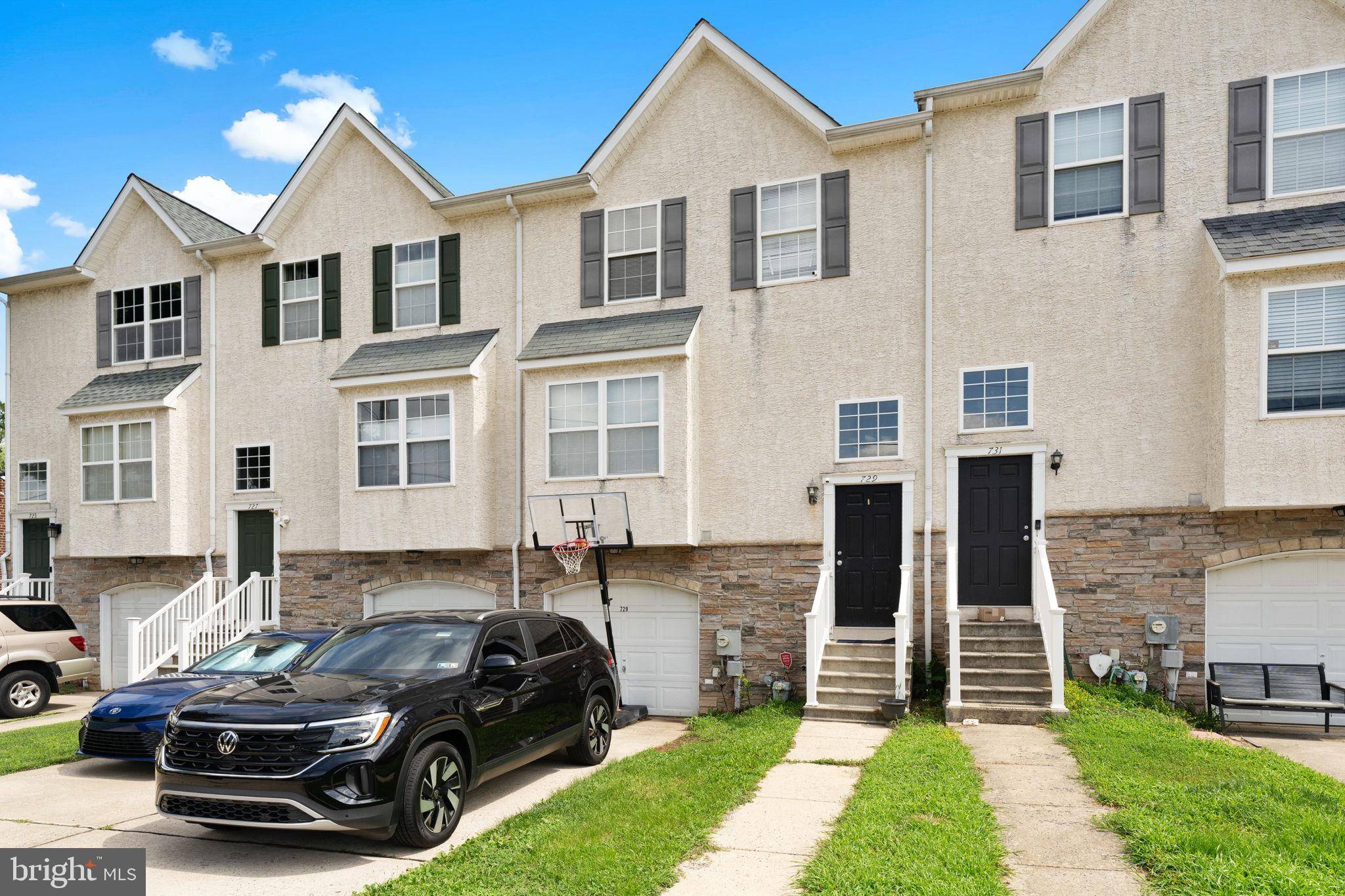 Norristown, PA 19401,729 E OAK ST