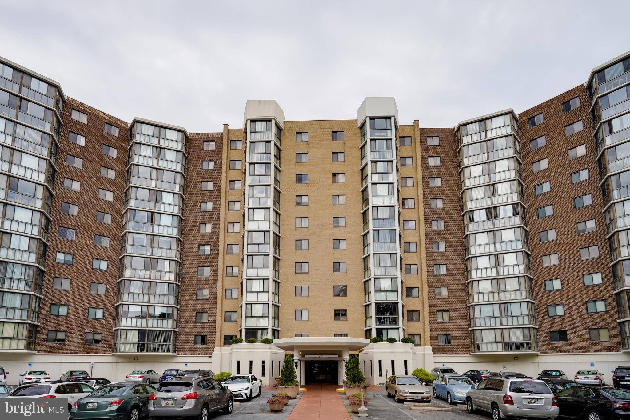 Silver Spring, MD 20906,15115 INTERLACHEN DR #3-516