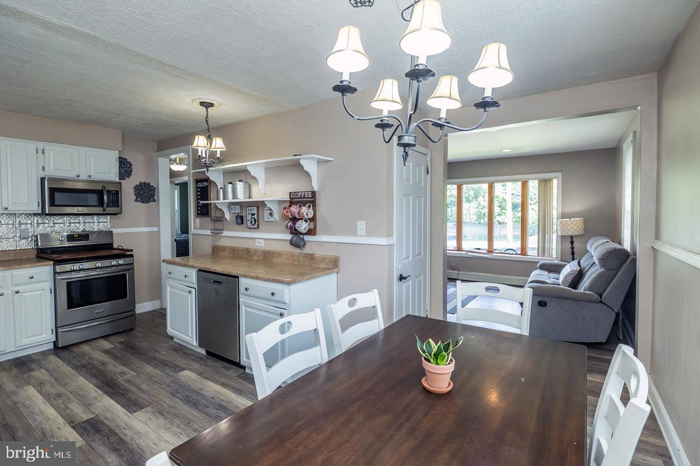 Gloucester City, NJ 08030,323 ORLANDO AVE