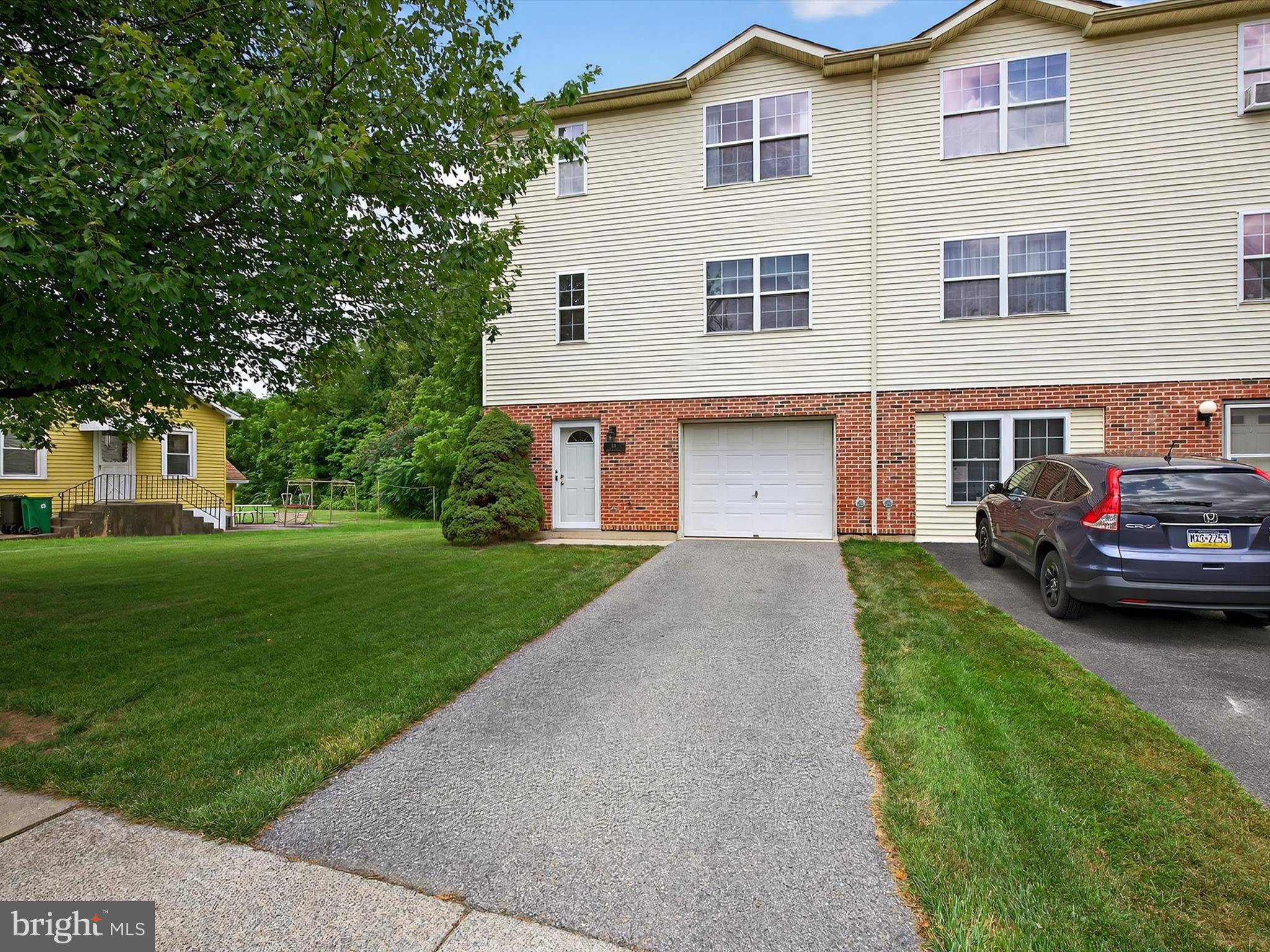 Alburtis, PA 18011,65 E 2ND ST