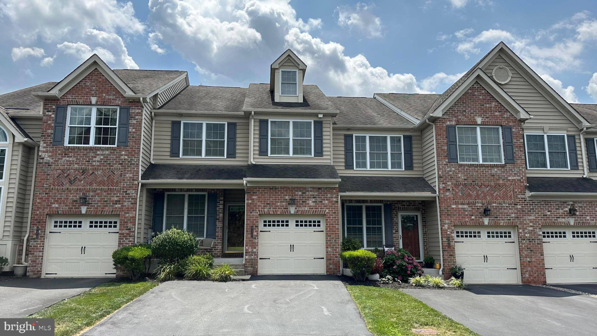 Norristown, PA 19403,938 DUTCH DR