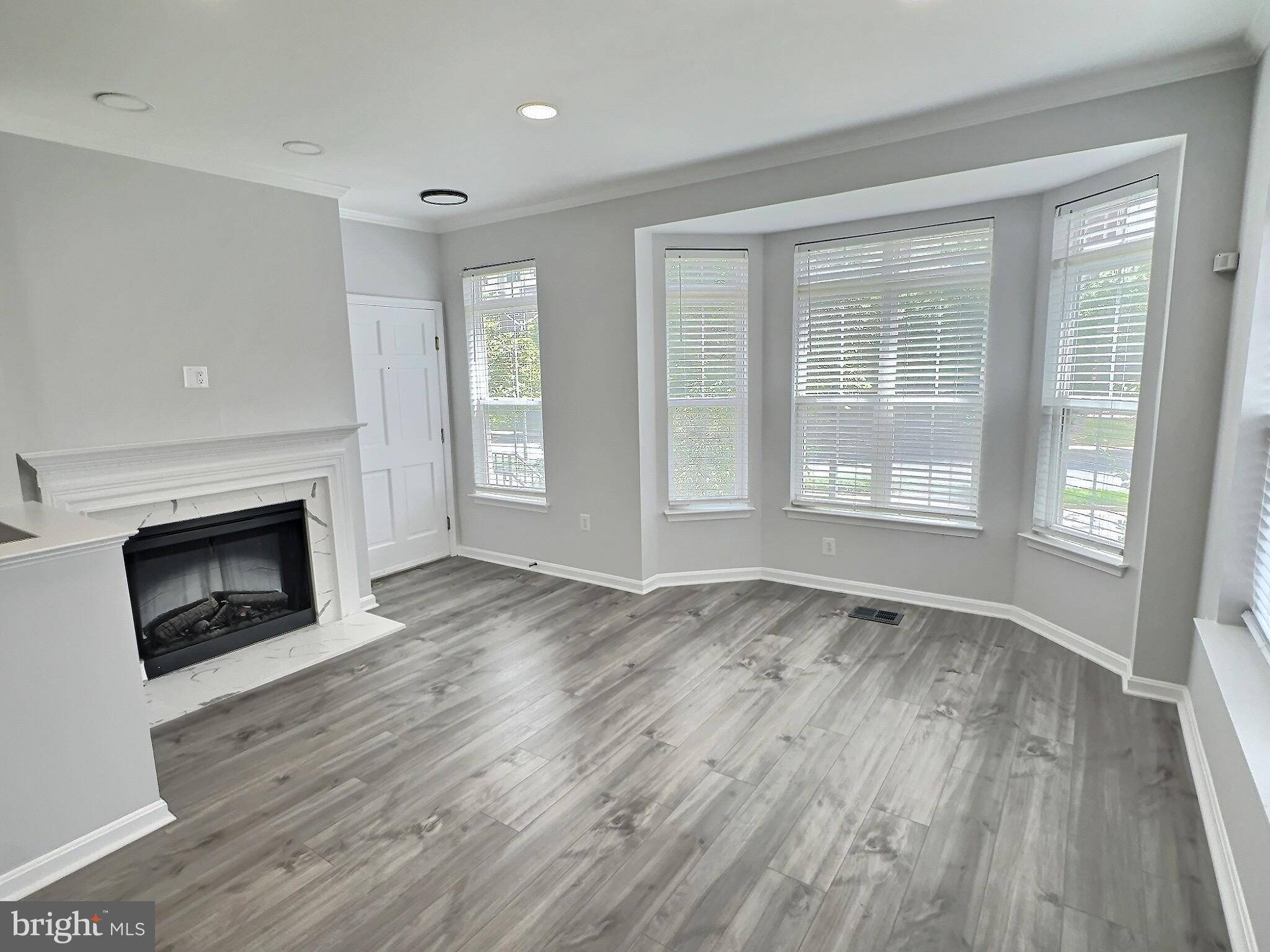 Suitland, MD 20746,5548 CAPITAL GATEWAY DR #393