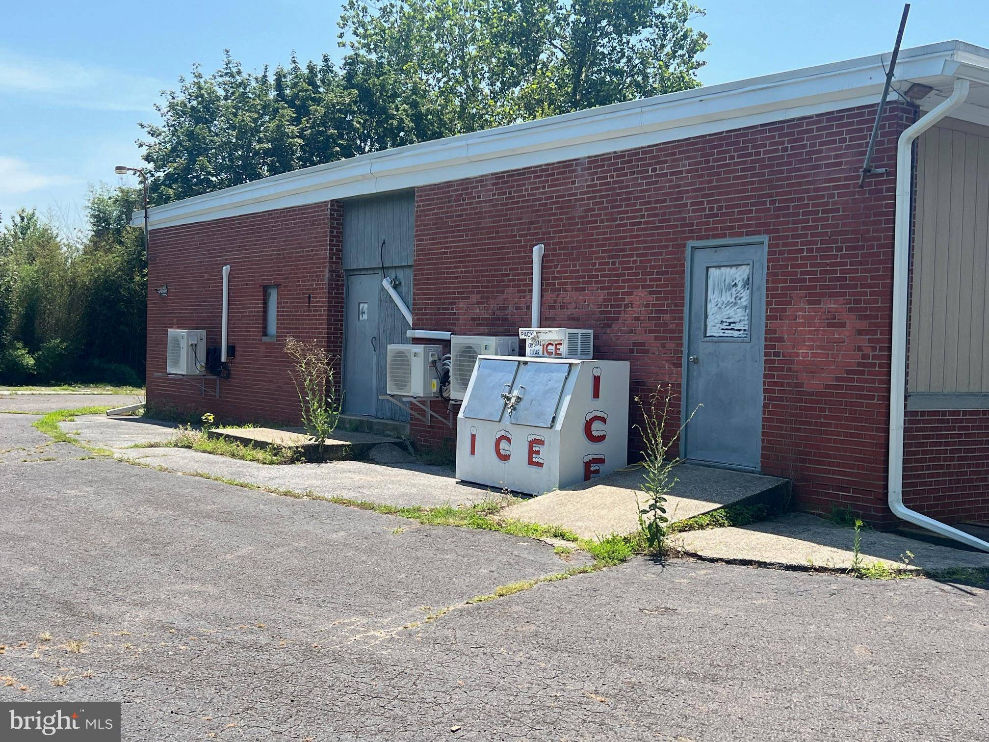 Newport, NJ 08345,37 HALL ST