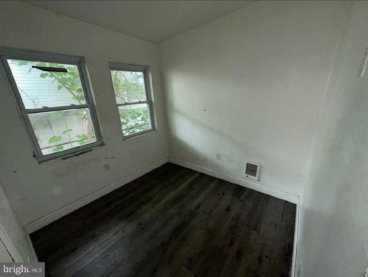 Philadelphia, PA 19134,823 E MADISON ST
