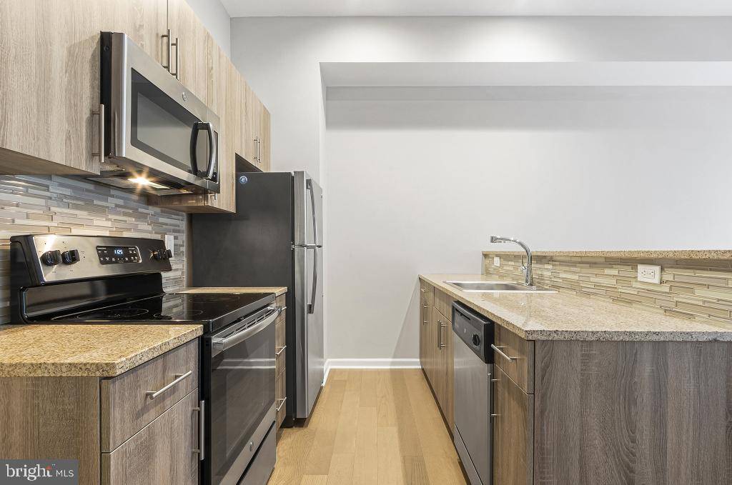 Philadelphia, PA 19107,1300-6 CHESTNUT ST #306
