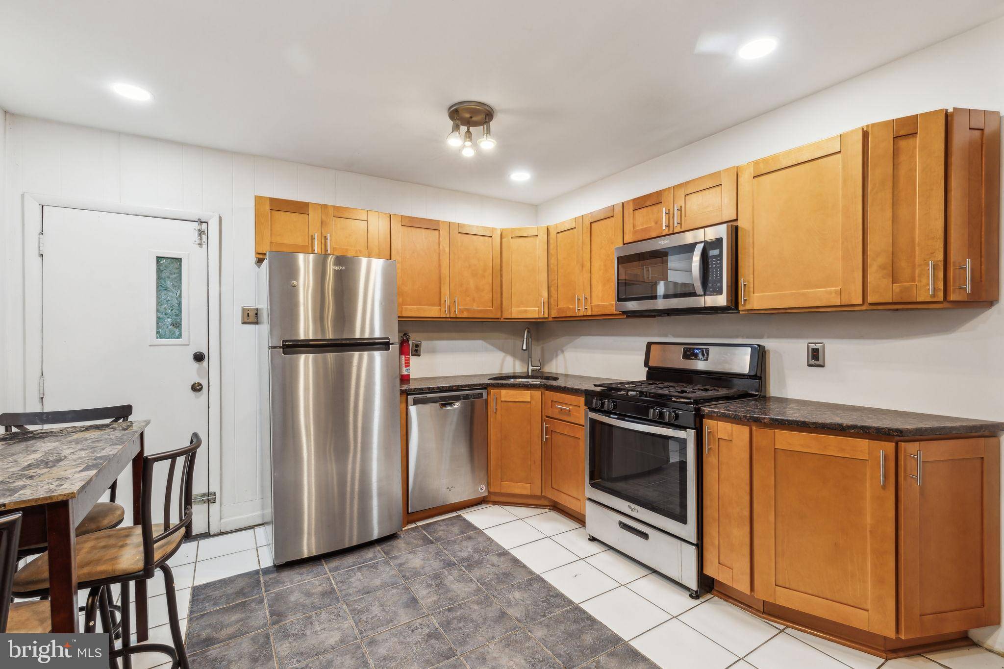 Philadelphia, PA 19121,1808 W DIAMOND ST #1