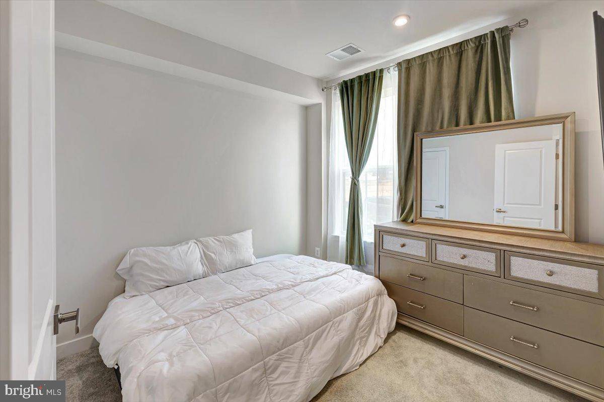 Baltimore, MD 21222,7157 SMOKE STACK RD