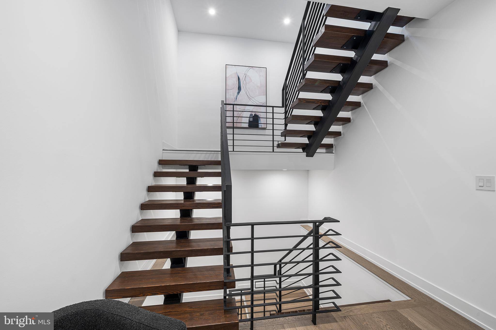 Philadelphia, PA 19147,618 S CLARION ST