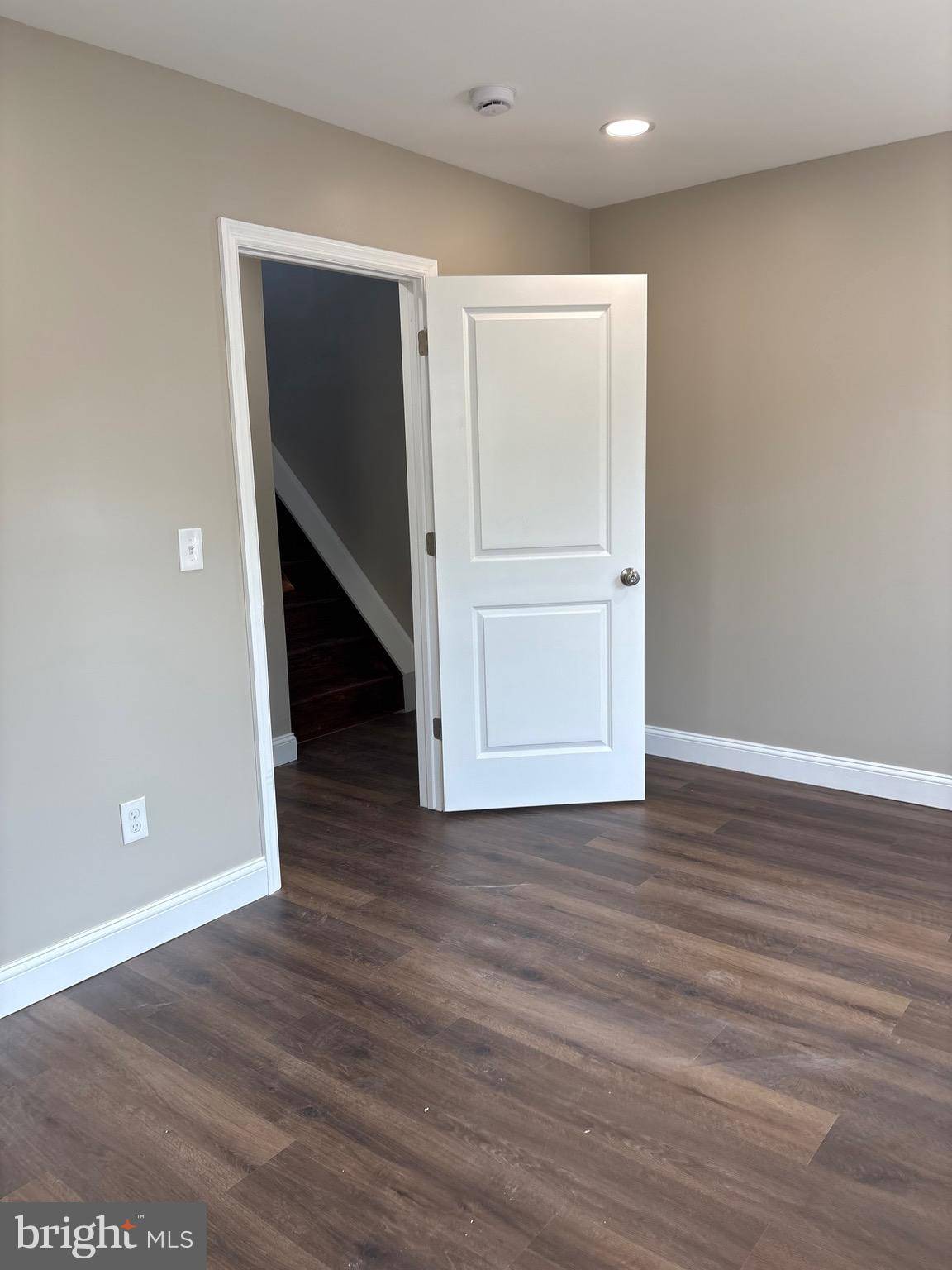 Trenton, NJ 08609,109 WALNUT AVE