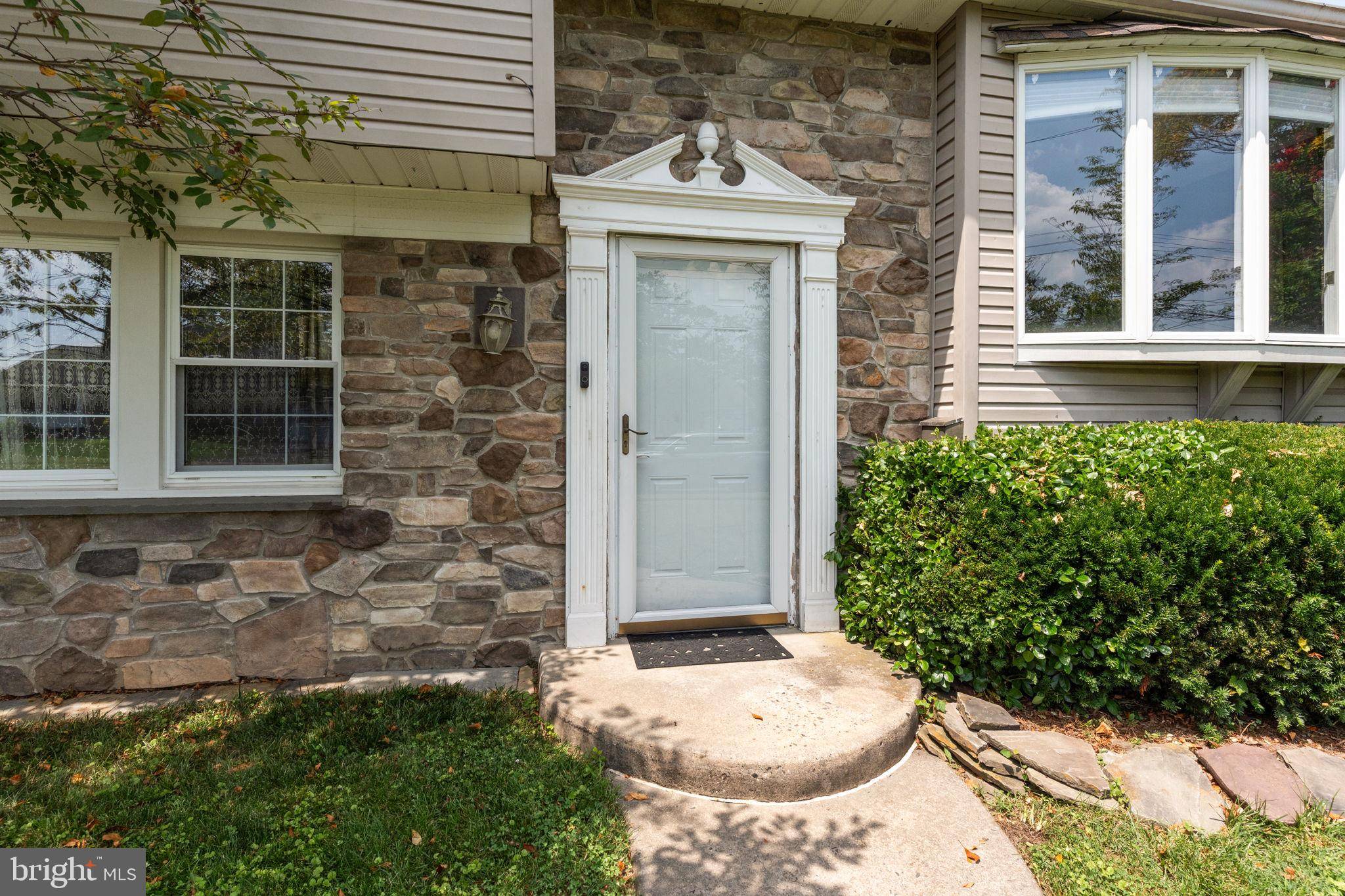 Warminster, PA 18974,748 MARTHA LN