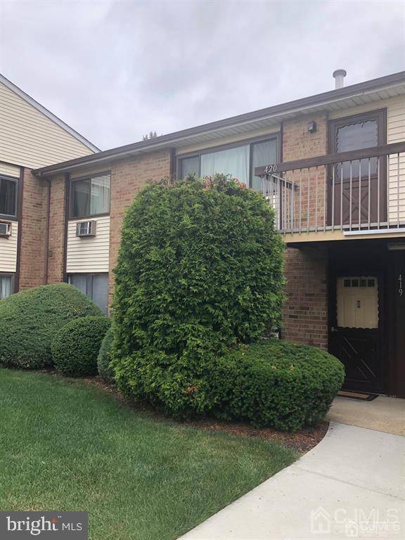 Woodbridge, NJ 07095,419 CRICKET LN