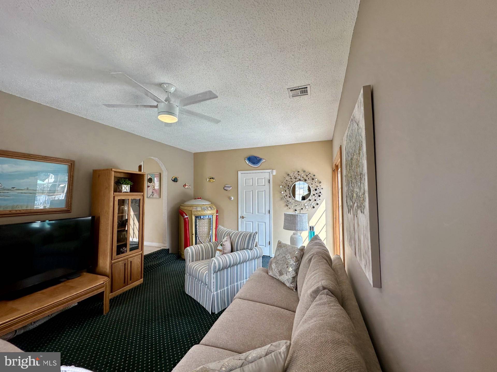 Manahawkin, NJ 08050,124 LEE DR