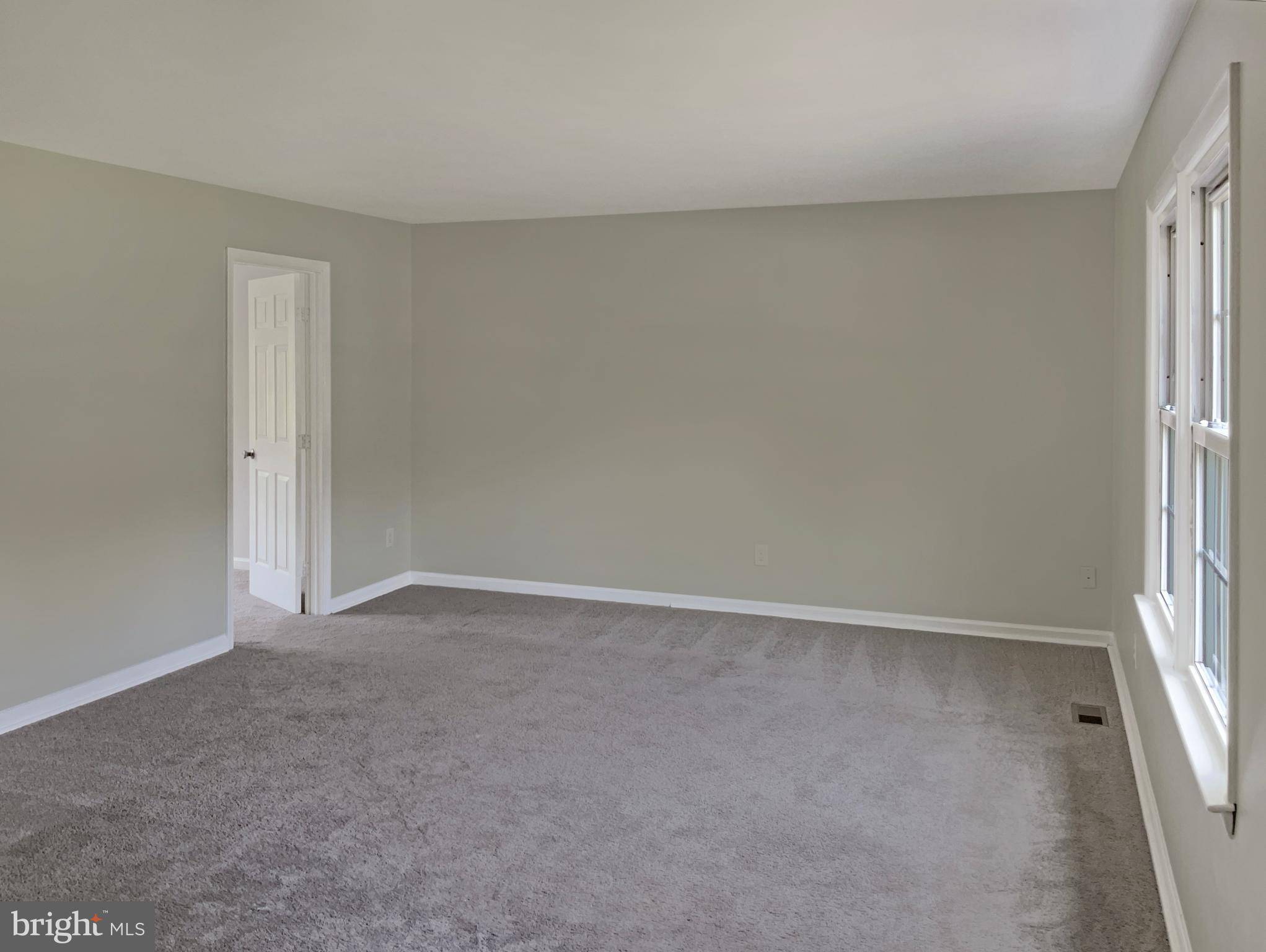 Nokesville, VA 20181,11094 ROUND HILL DR