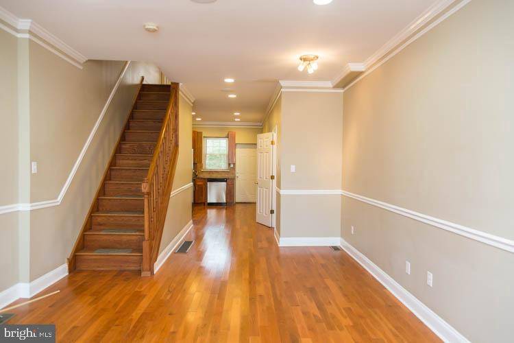 Philadelphia, PA 19145,2034 TASKER ST