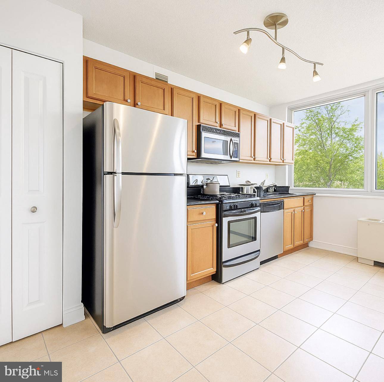 Silver Spring, MD 20910,1220 BLAIR MILL RD #405