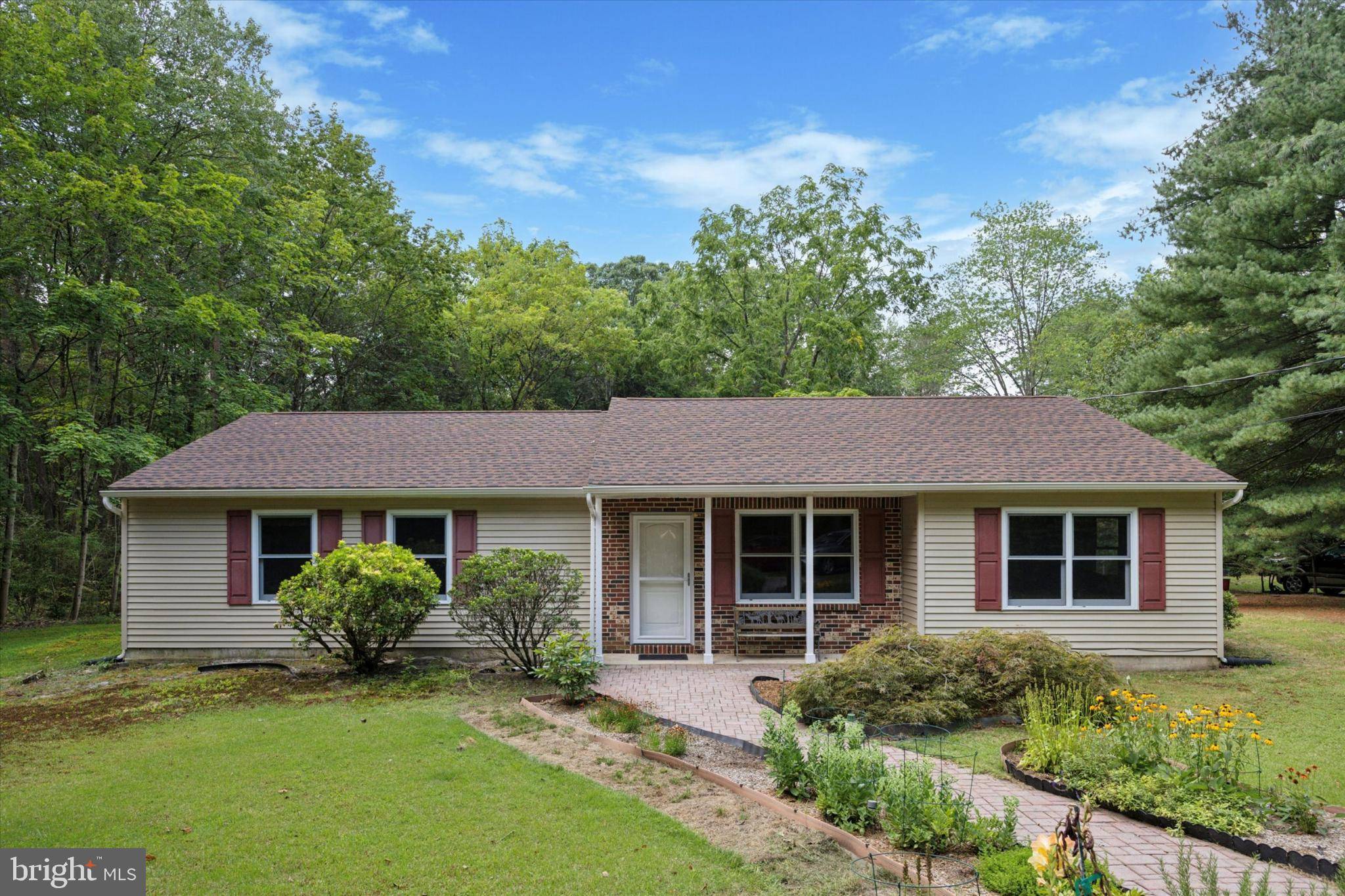 Cream Ridge, NJ 08514,14 MAIN ST