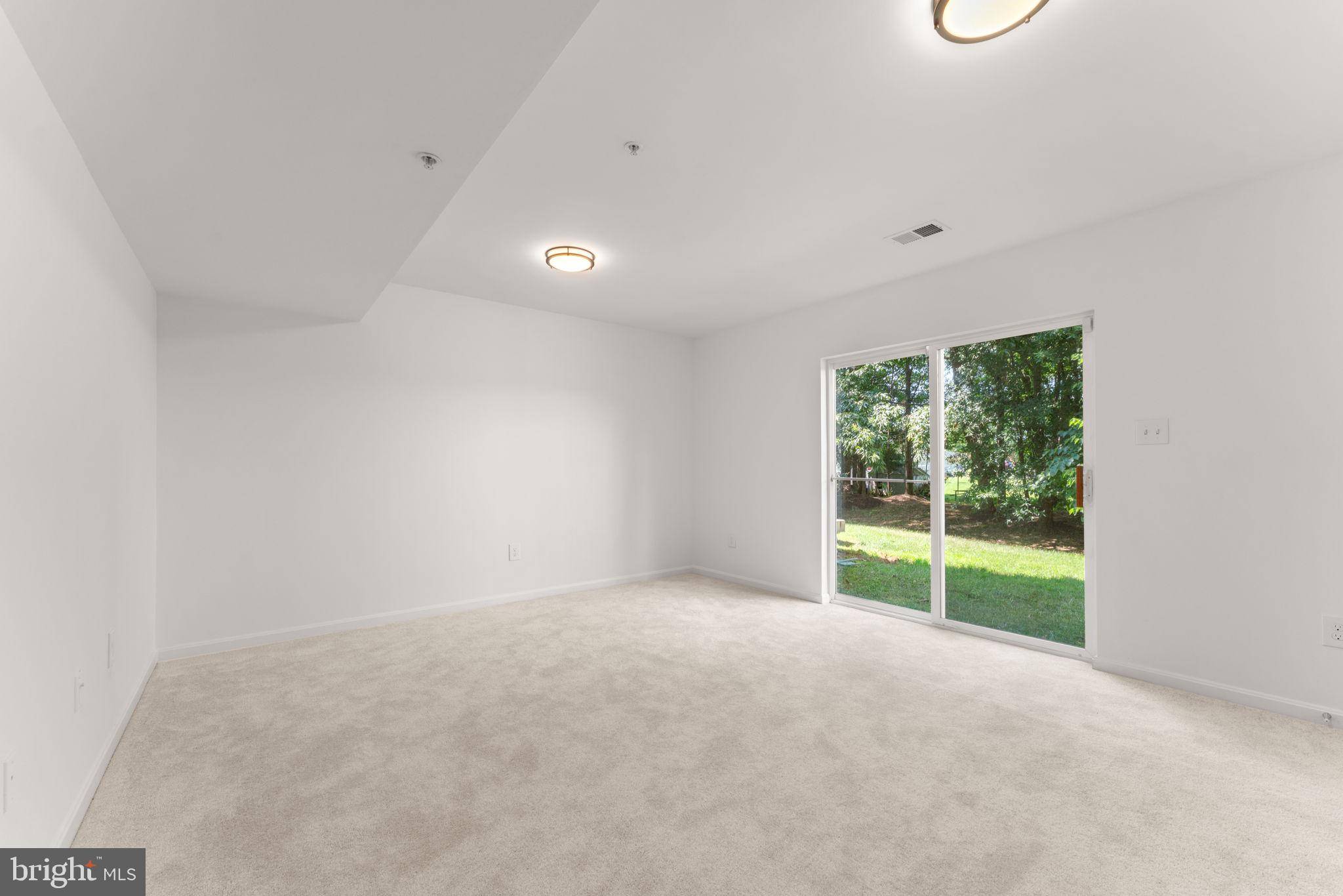 Bowie, MD 20720,10404 GLEN SPRING LN