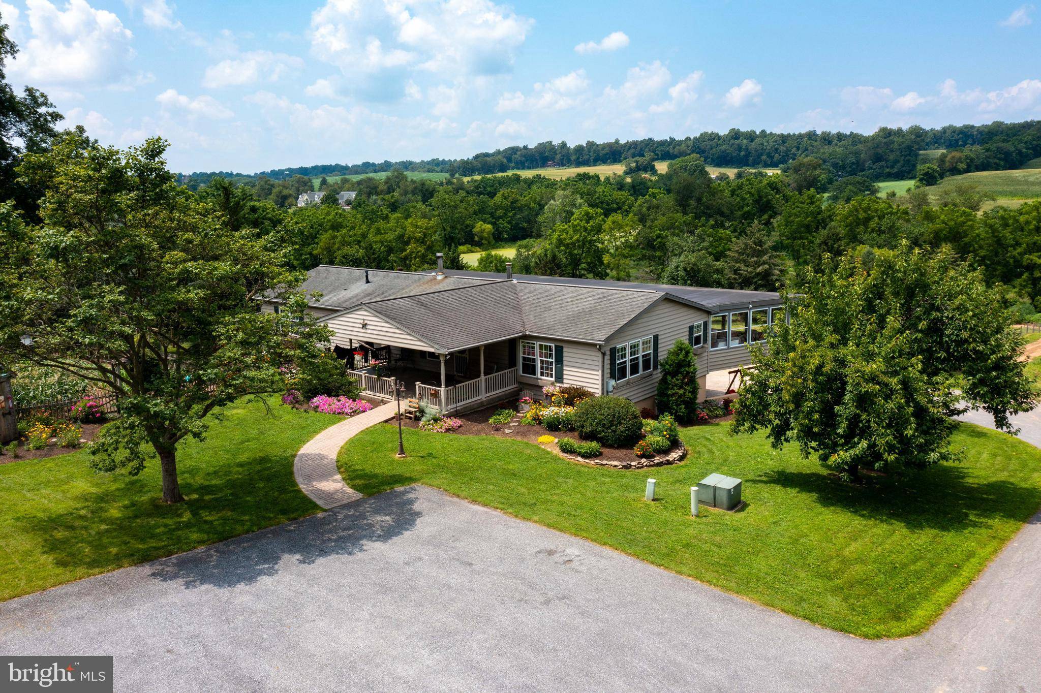 Elizabethtown, PA 17022,8486 ELIZABETHTOWN RD