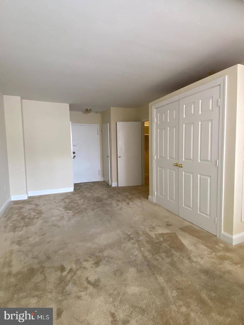 Arlington, VA 22209,1121 ARLINGTON BLVD #526