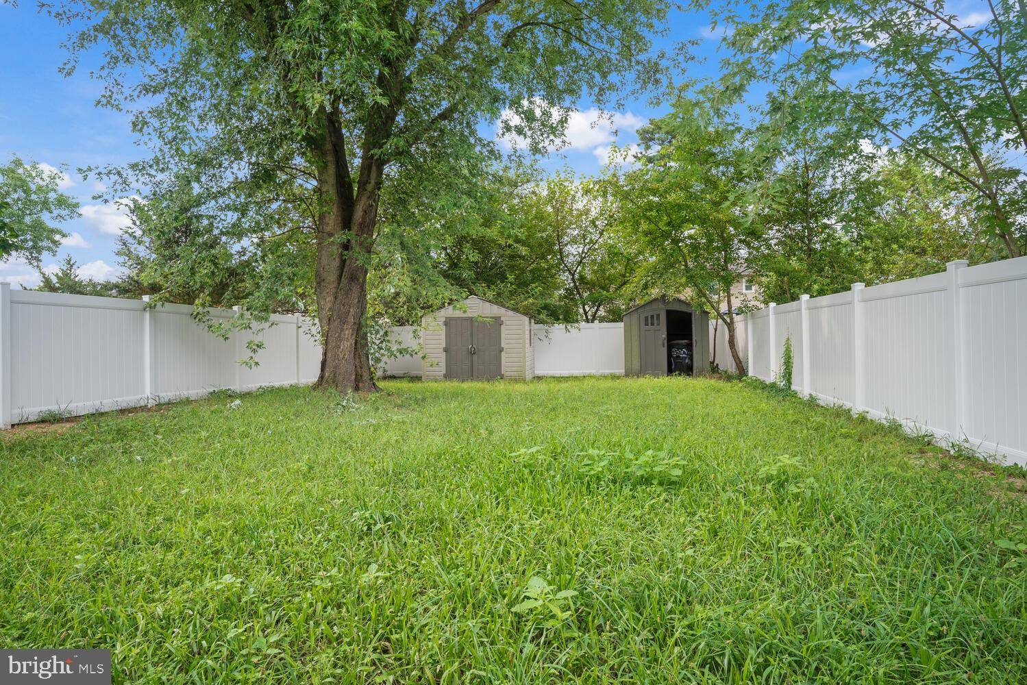 Lakehurst, NJ 08733,820 MAPLE ST