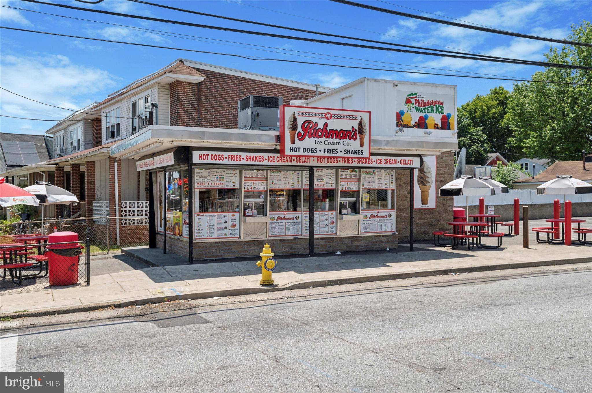 Linwood, PA 19061,1594 MARKET