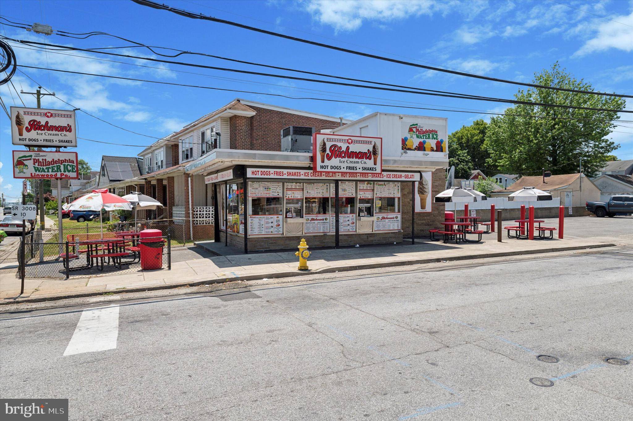 Linwood, PA 19061,1594 MARKET