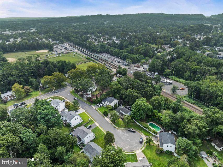 Hazlet, NJ 07730,5 WINDSOR CT