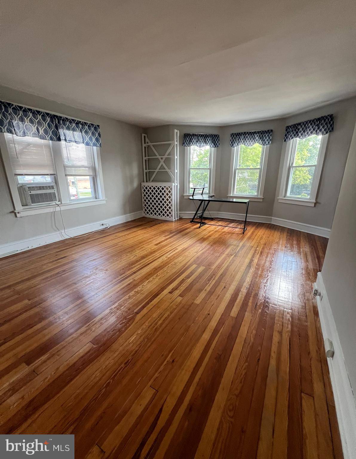 Audubon, NJ 08106,206 S WHITE HORSE PIKE #UNIT B