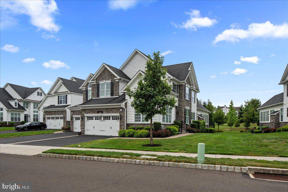Newtown, PA 18940,25 HILLYER LN
