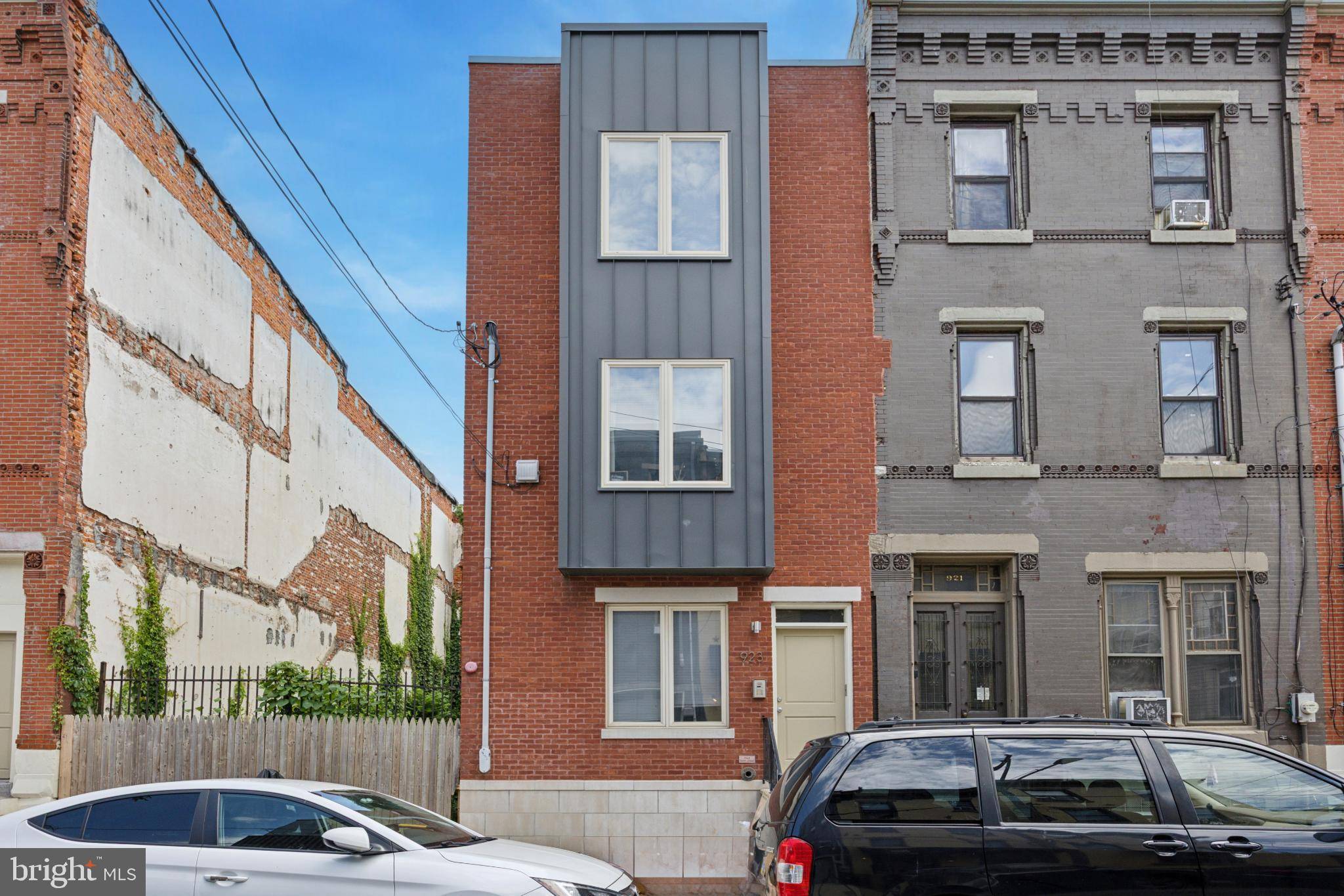 Philadelphia, PA 19130,923 N 19TH ST