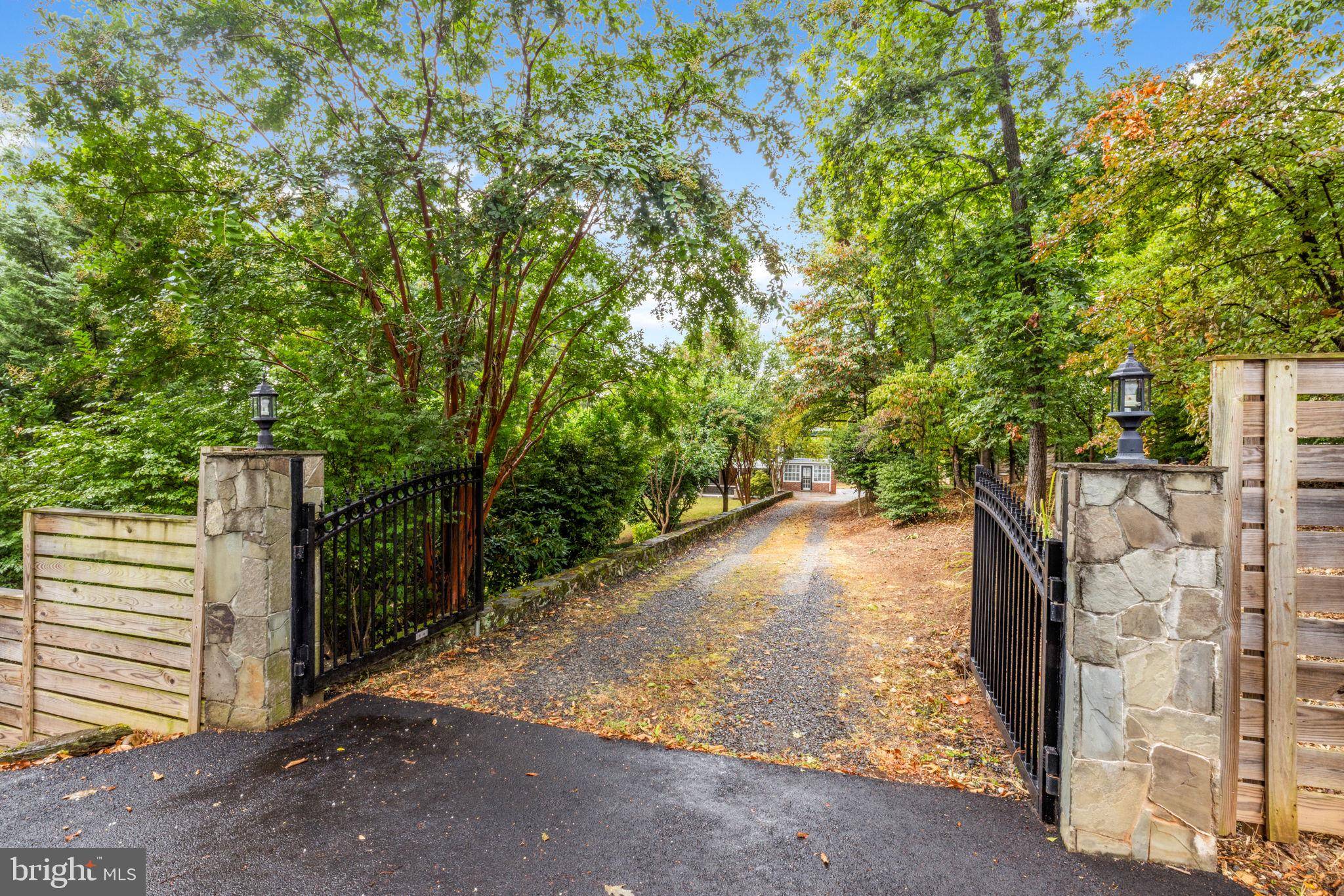 Sterling, VA 20165,45545 LAKESIDE DR