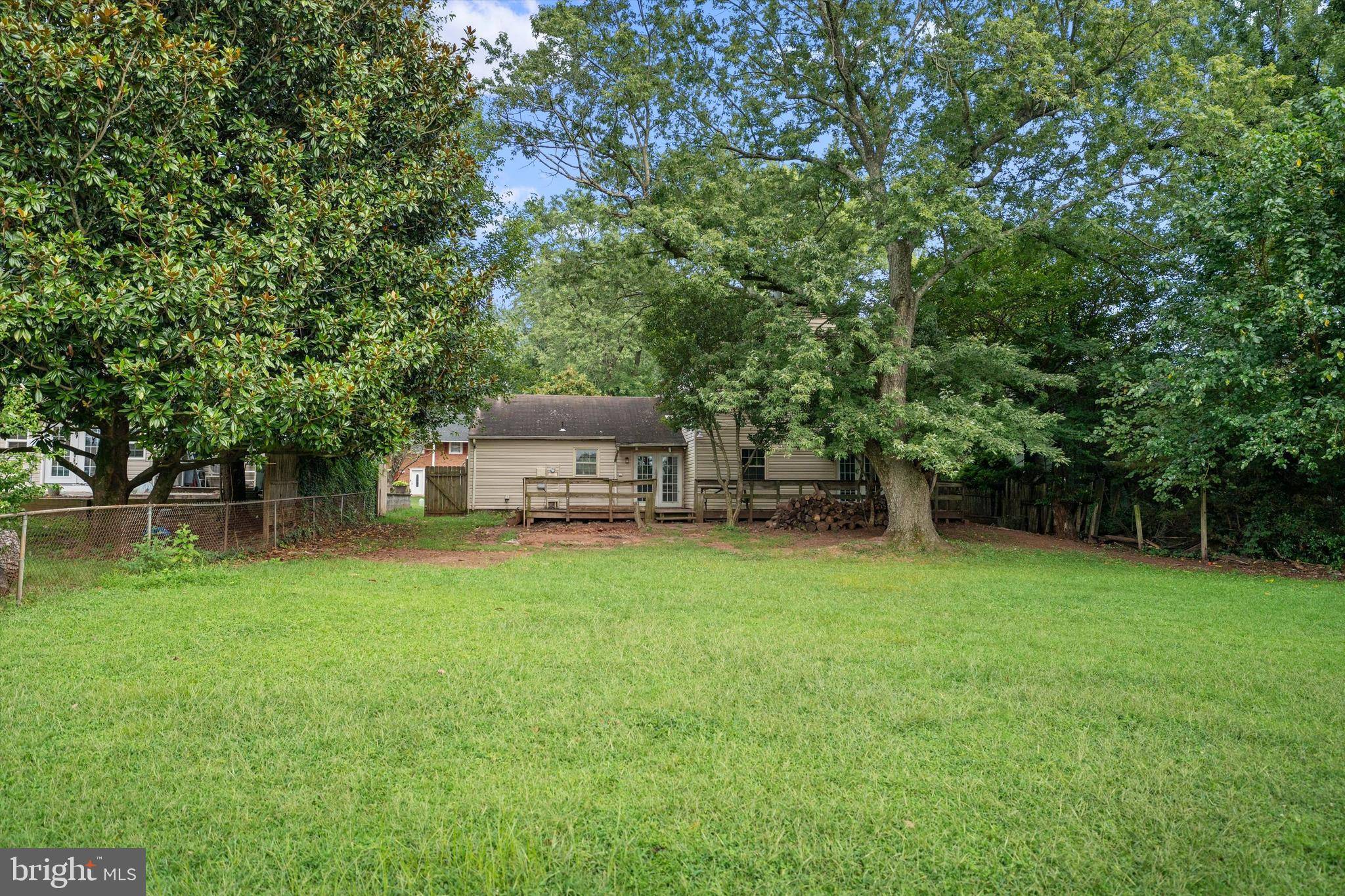 Chantilly, VA 20151,13622 ELLENDALE DR