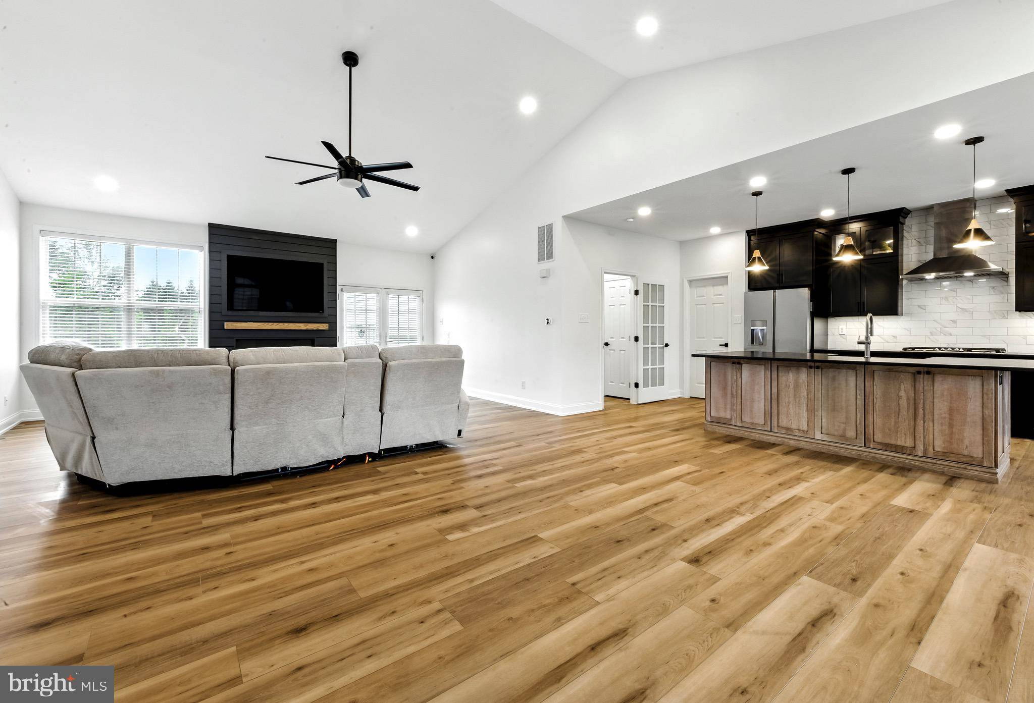 Monroeville, NJ 08343,317 MEADOWBROOK DR