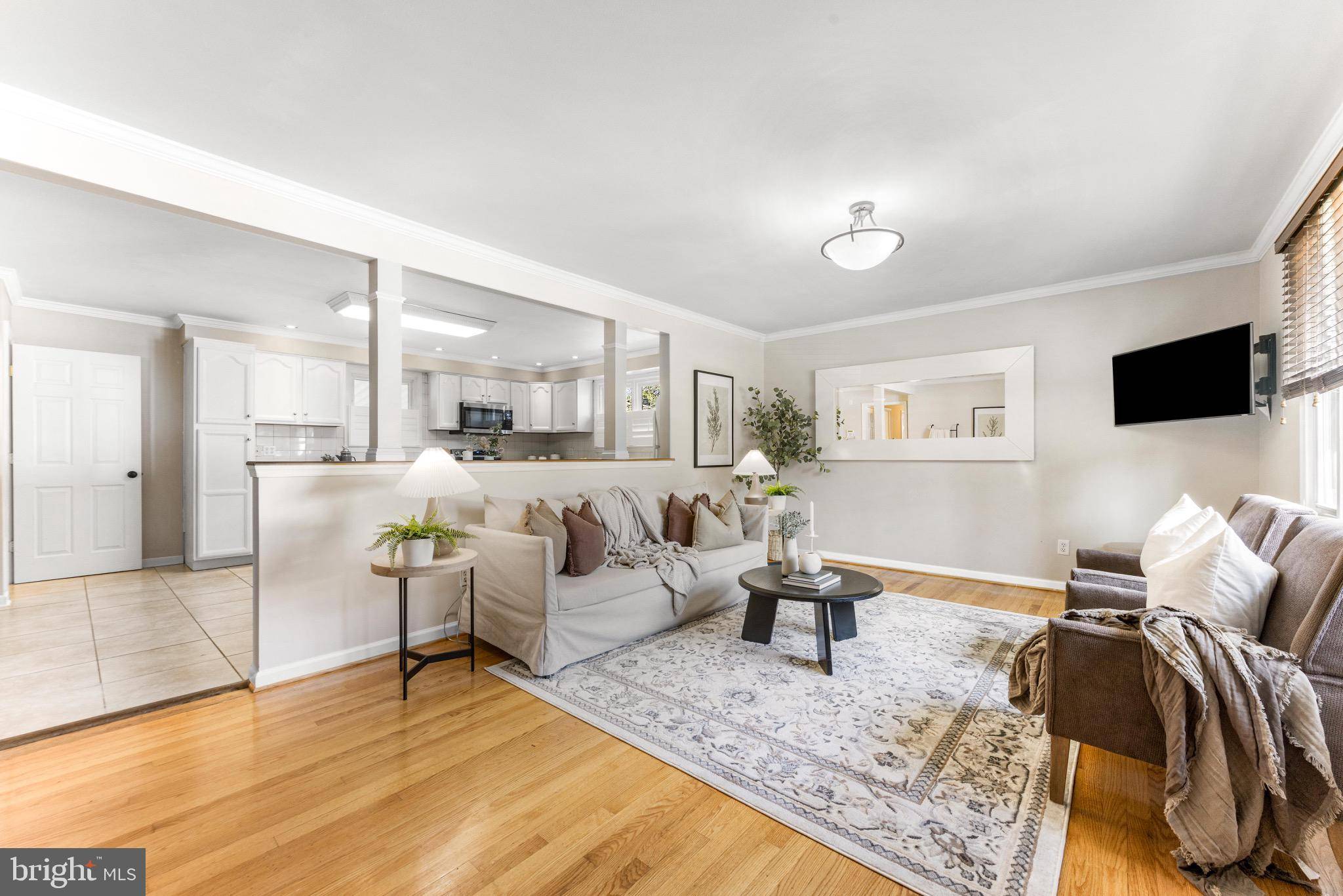 Linthicum Heights, MD 21090,586 FOREST VIEW RD