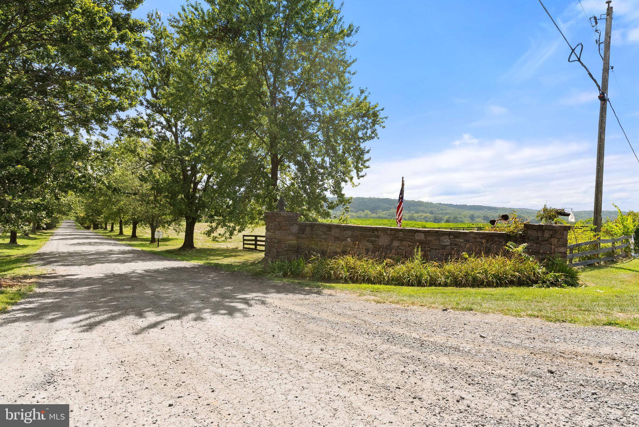 Aldie, VA 20105,40332 COURTLAND FARM LN