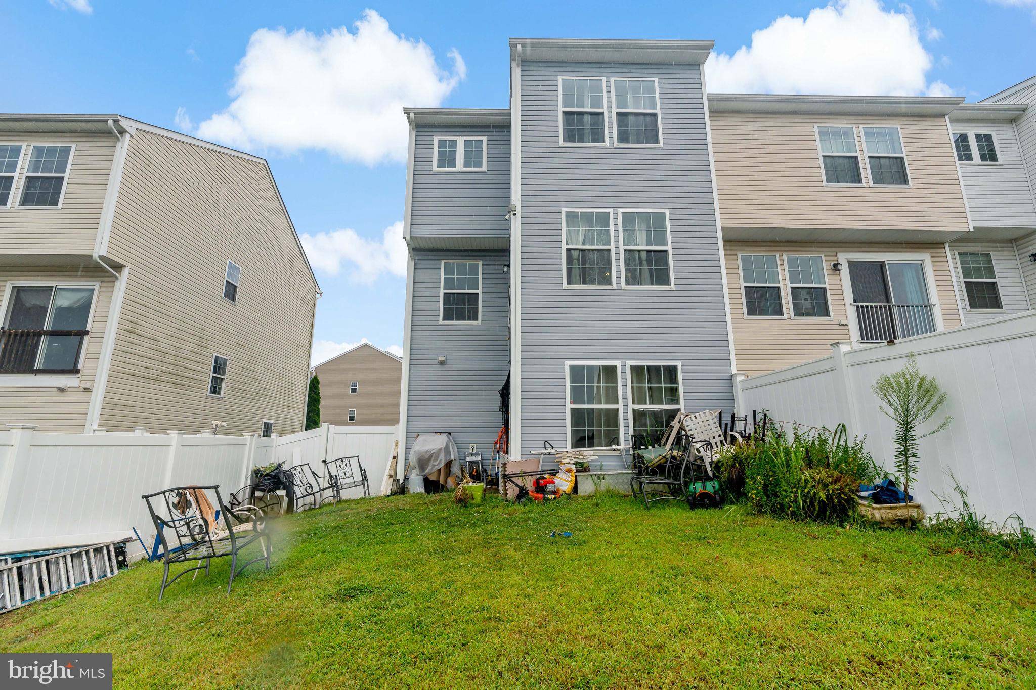 Hedgesville, WV 25427,362 RUMBLING ROCK RD