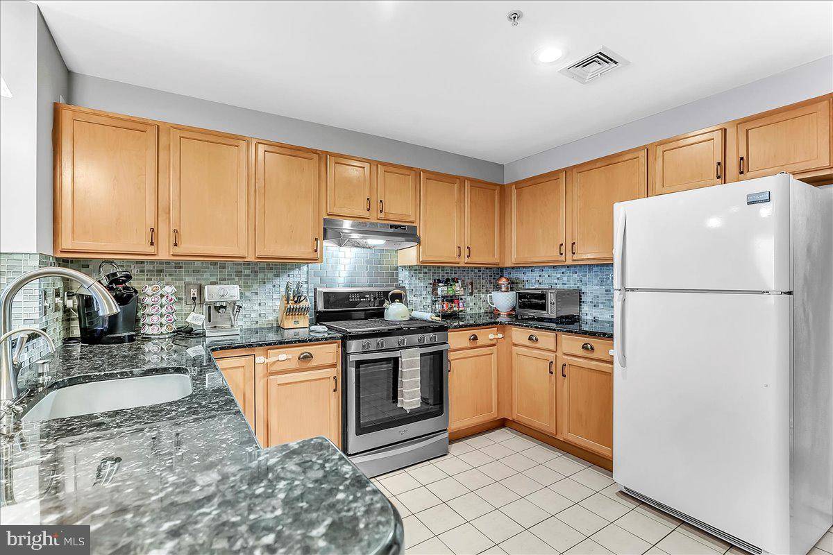 Philadelphia, PA 19123,401-411 N FRONT ST #2A