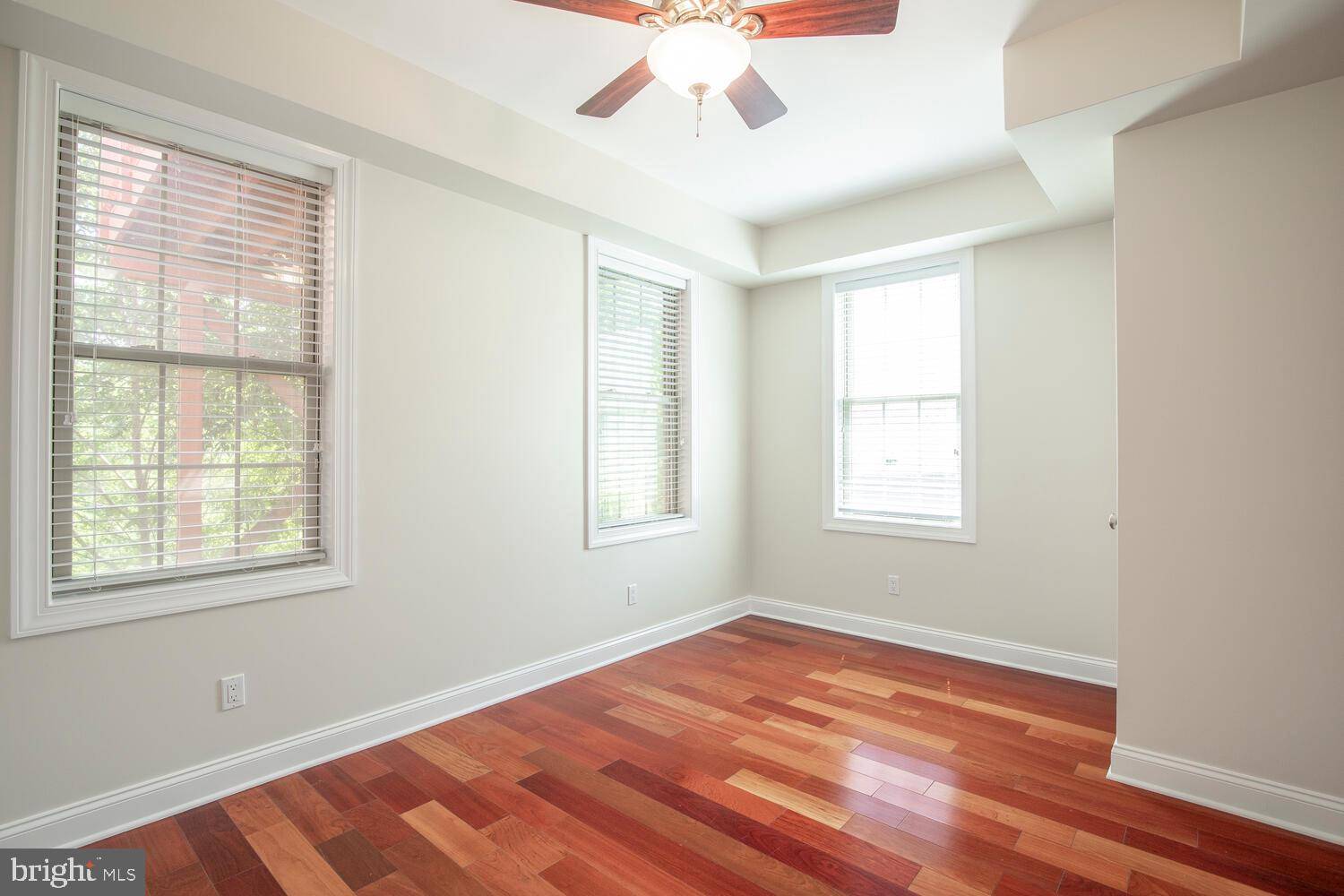 Philadelphia, PA 19128,635 DUPONT ST #O